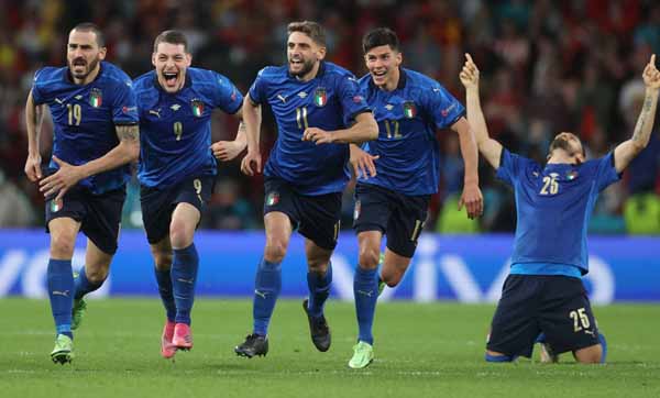 Euro 2020 lãng mạn nhờ sắc thiên thanh
