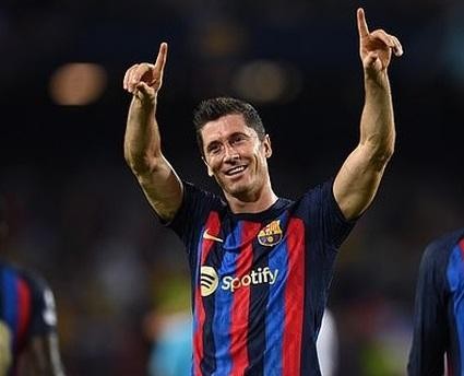 Barca thắng đậm Viktoria Plzen, Liverpool thua tan nát Napoli