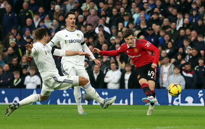 Man United và Man City đại thắng, nóng rực cuộc đua vô địch Ngoại hạng