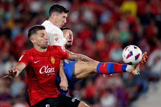 Mallorca bất ngờ chặn đứng mạch thắng của Barca