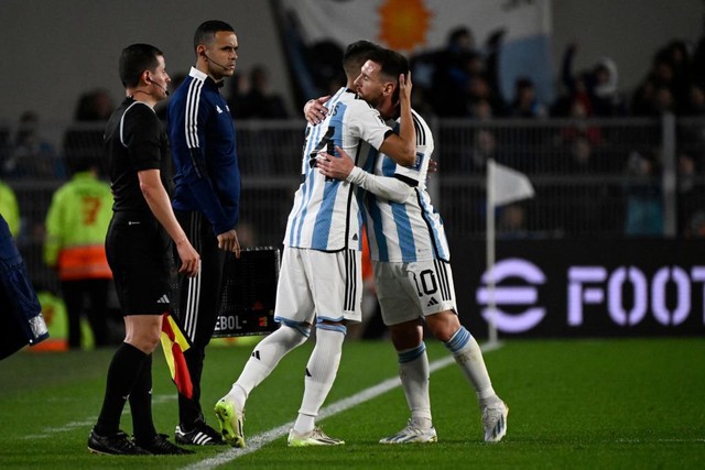 Sau khi tỏa sáng mang về chiến thắng cho tuyển Argentina, Messi có chia sẻ đáng lo về tình hình sức khỏe