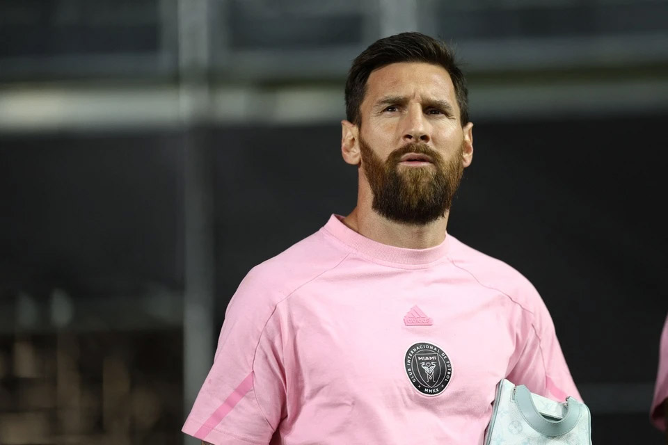 Có Messi rồi, cần luôn Neymar?