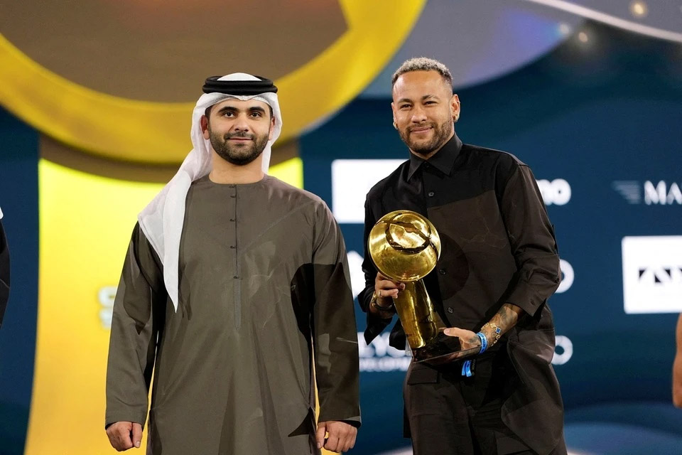 Barcelona phũ với Neymar