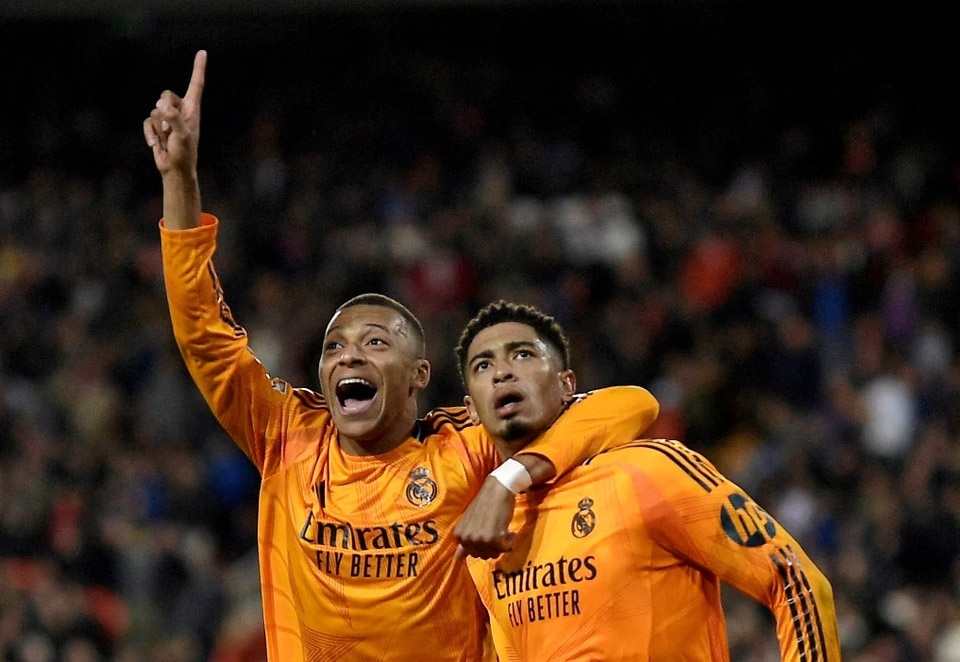 Real Madrid thắng 5 sao